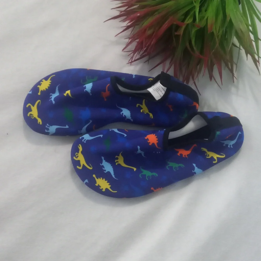 🩷🩷 3/$12Dinasour water shoes